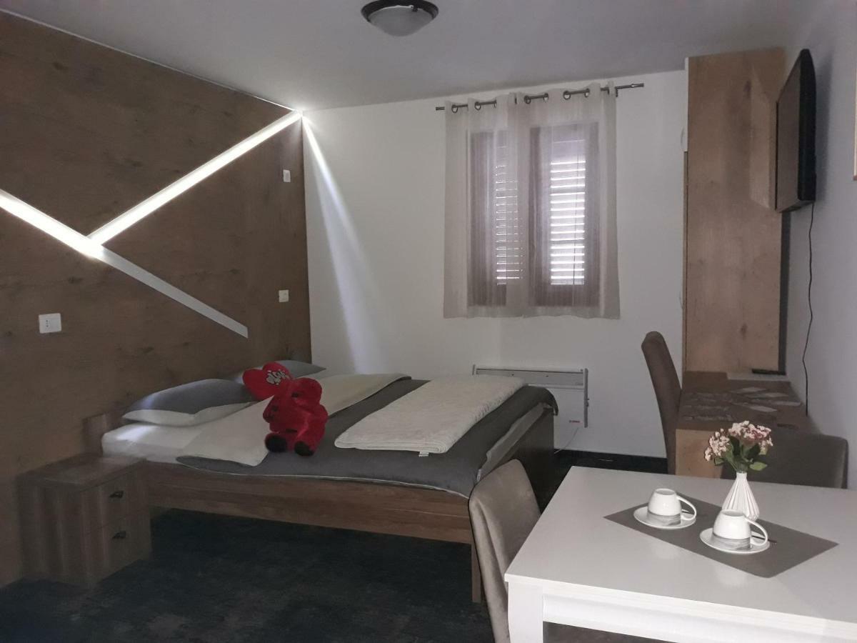 Tilia Hotel Cetinje Ngoại thất bức ảnh